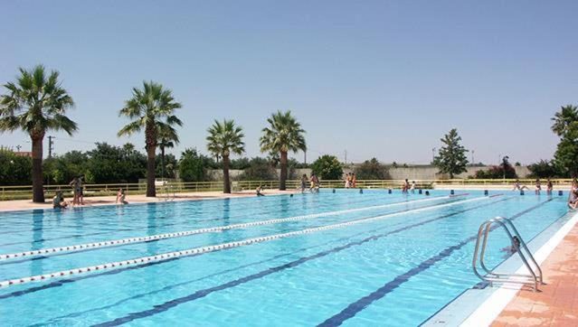 Outdoor pool near Aqui Jardim in the Alentejo